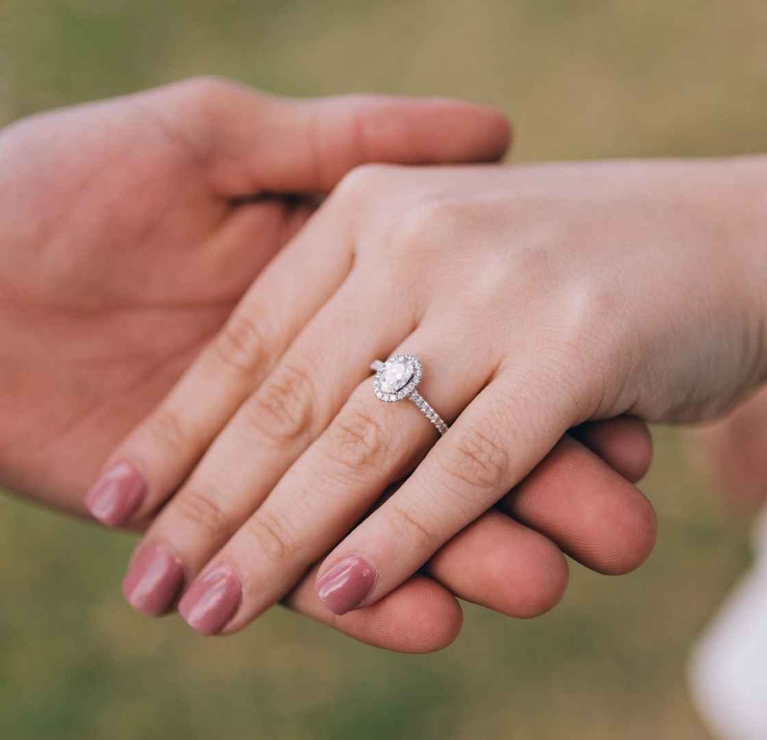 טבעת נישואין יהלום